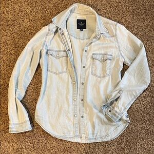 American Eagle Outfitters Light Wash Denim snap-down Shirt